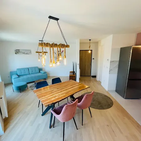 7 Apartment *